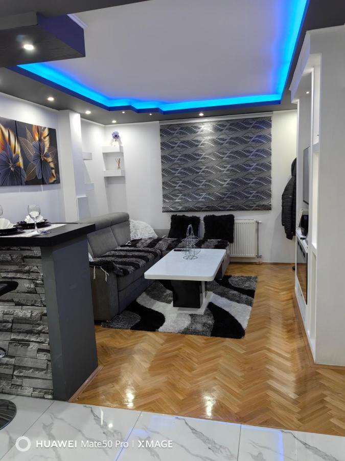 Apartmani Amona Stan Na Dan Добой Екстериор снимка